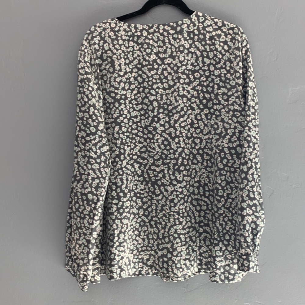 Alfani Core Blouse. Gray Mini Cheetah Motif - Picture 4 of 4